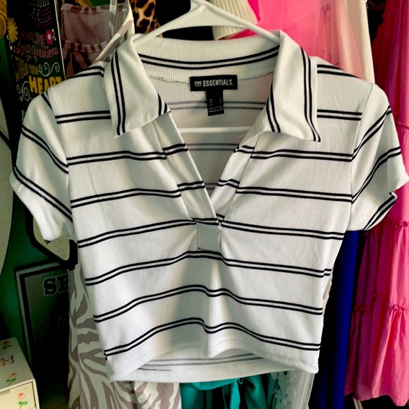 White Cropped Crew Neck w/ black stripes - Picture 1 of 2